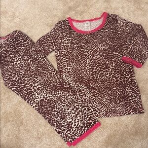 ESME pajama set
Smoke free pet free home
Amazing condition